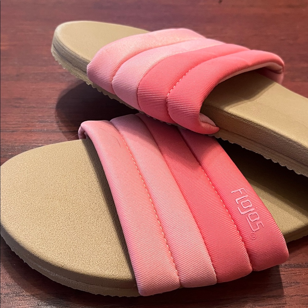 Flojos Women's Coral Slide Sandals
Size 9